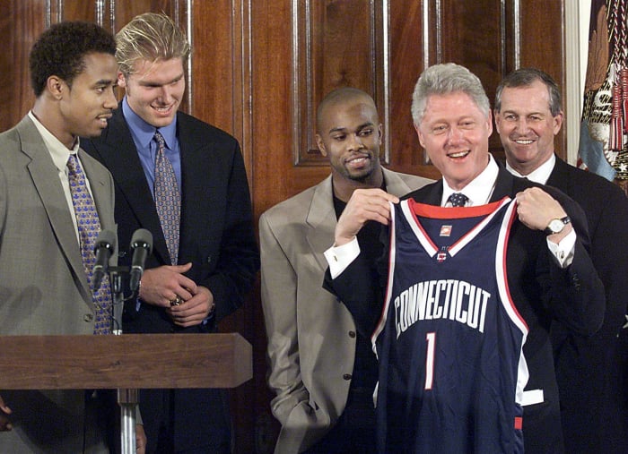 1999_UConn_Huskies__NCAA_D-I_Men_s_Basketball_.jpg