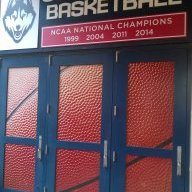UconnAlum04