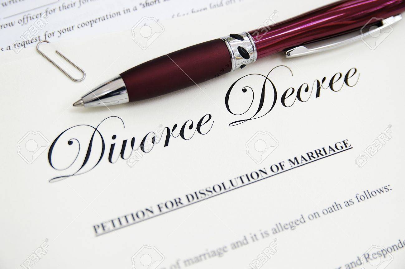 7741351-legal-divorce-papers-with-pen-closeup-Stock-Photo-lawyer.jpg