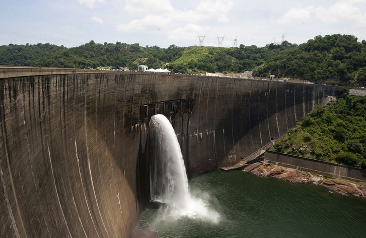 Leslie-Africas-Biggest-Dam-Falling-Apart1.jpg