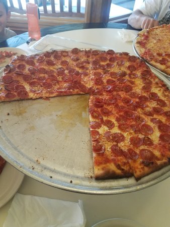 harry-s-pizza_rotated_90.jpg