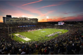 www.rentschlerfield.com