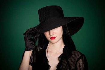 mysterious_woman_729.png