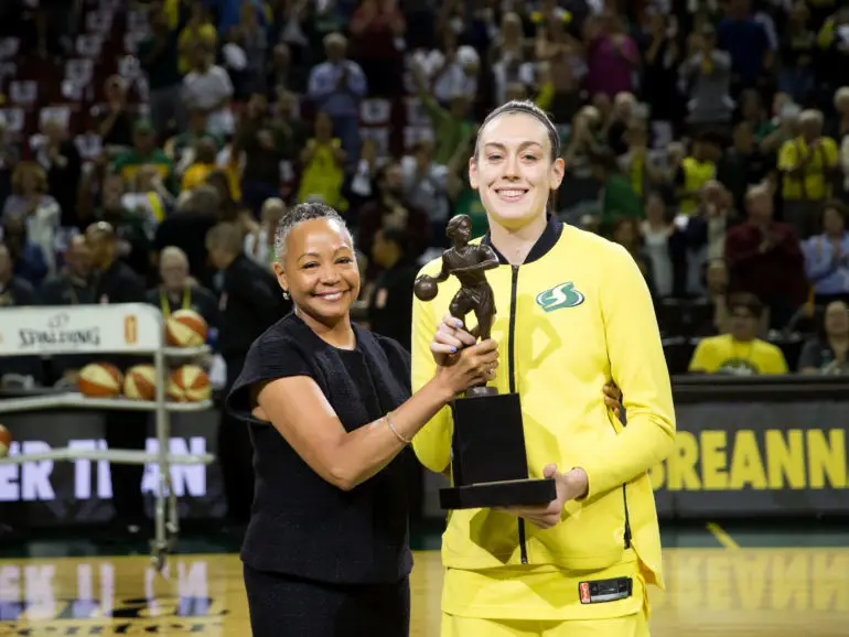 www.beyondwomenssports.com
