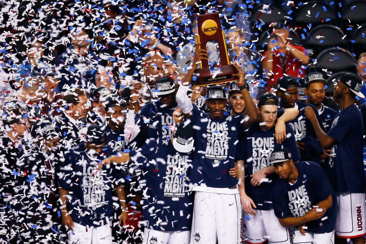 0409_oag_uconn-champs.jpg