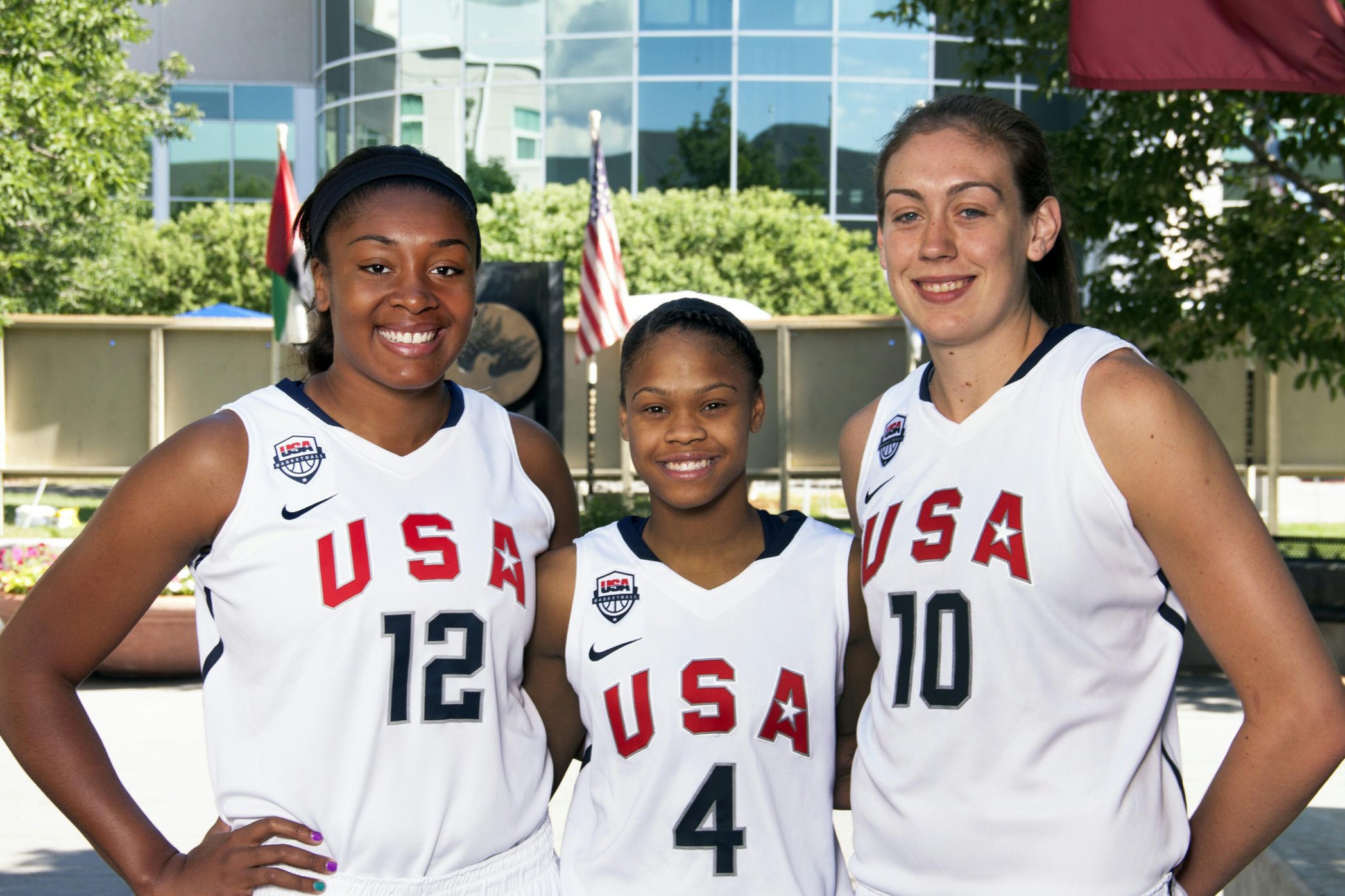 BOMM-JwCUAA0-6c.jpg:large