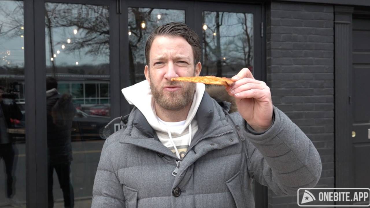 www.barstoolsports.com