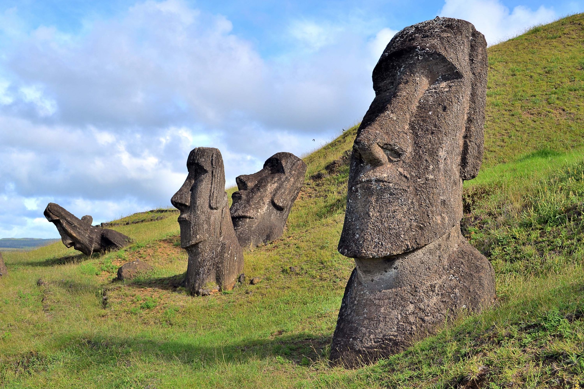 Easter-Island-Feature.jpg
