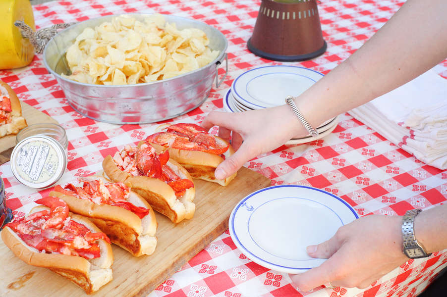 www.thrillist.com