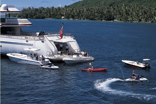 greg%20norman%20yacht%2002.jpg