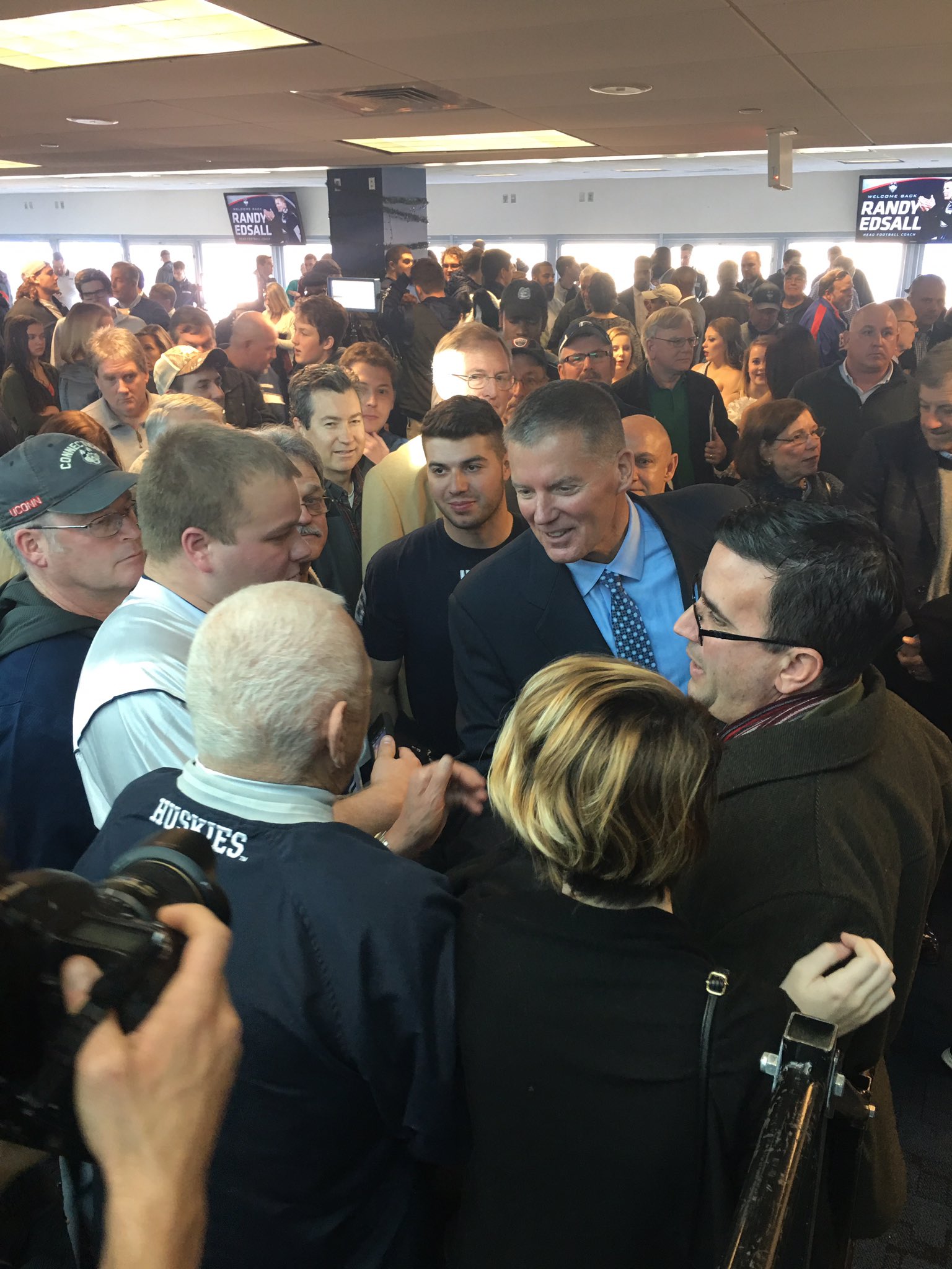 C08Ex9kWgAA4Ovv.jpg:large