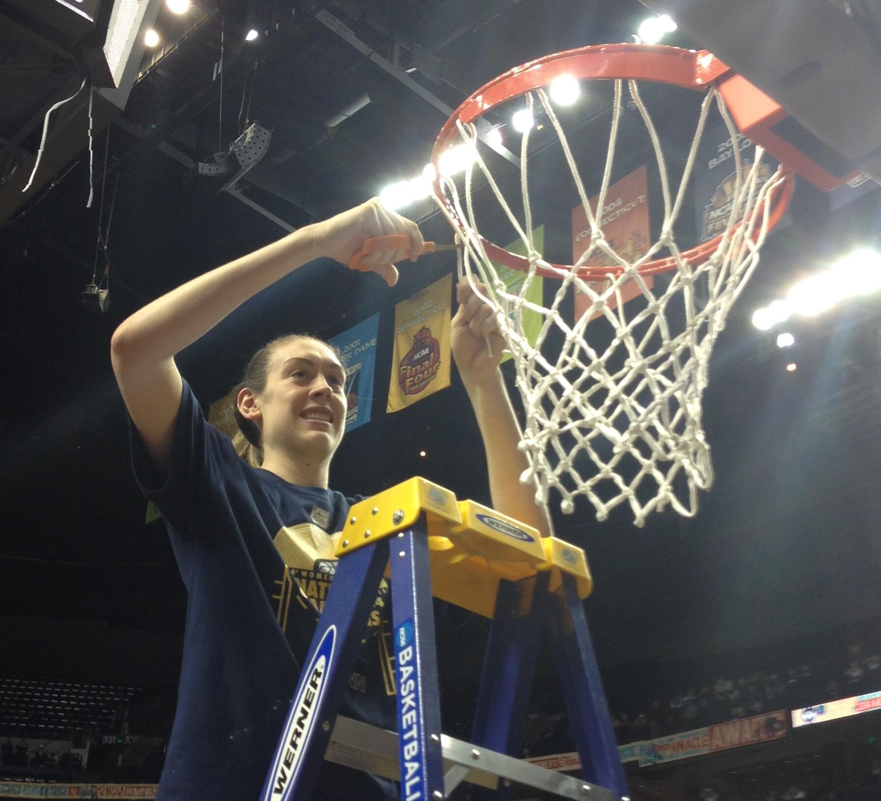 Bkv9HA3CQAA8H3L.jpg:large