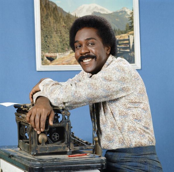 Demond Wilson as Lamont Sanford Sanford And Son, 70s Tv Shows, Stars Then And Now, Red Fox, Classic Tv, Black History, Sons, Pictures, Photos