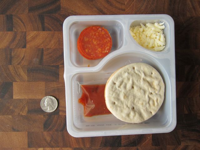 lunchables-pepperoni-pizza-02.JPG