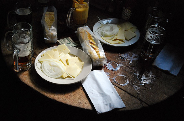 mcsorleys-cheese-platter.jpg