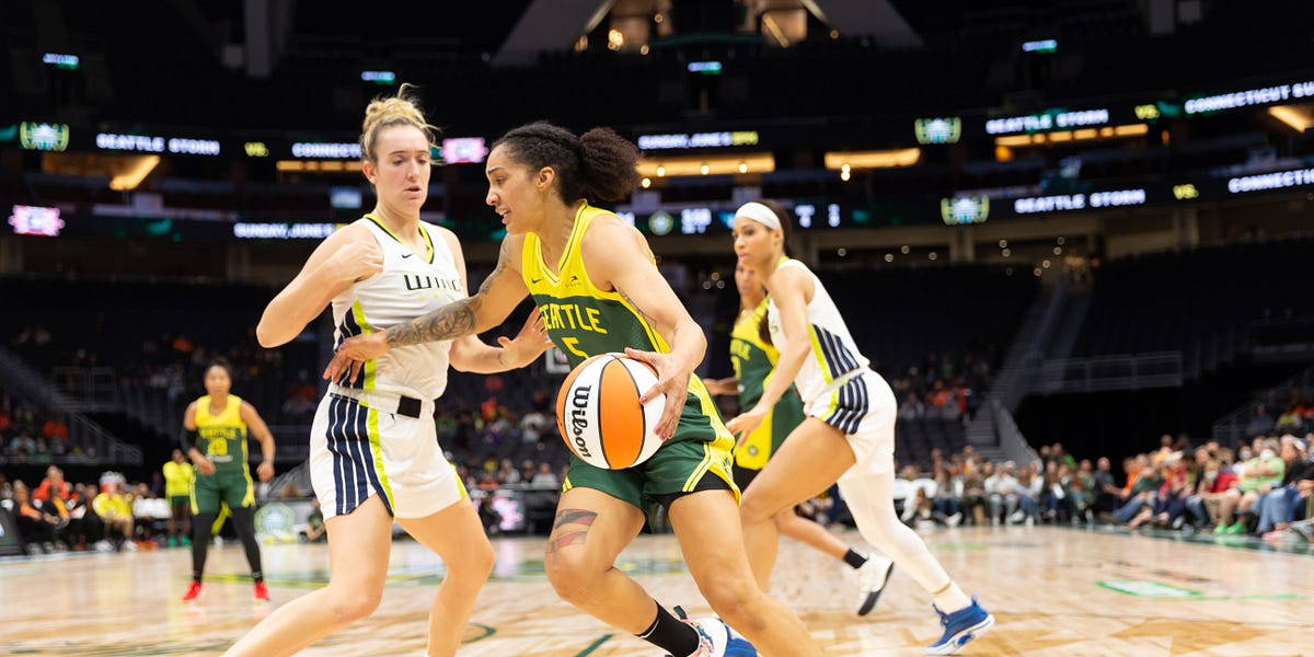 herhoopstats.substack.com